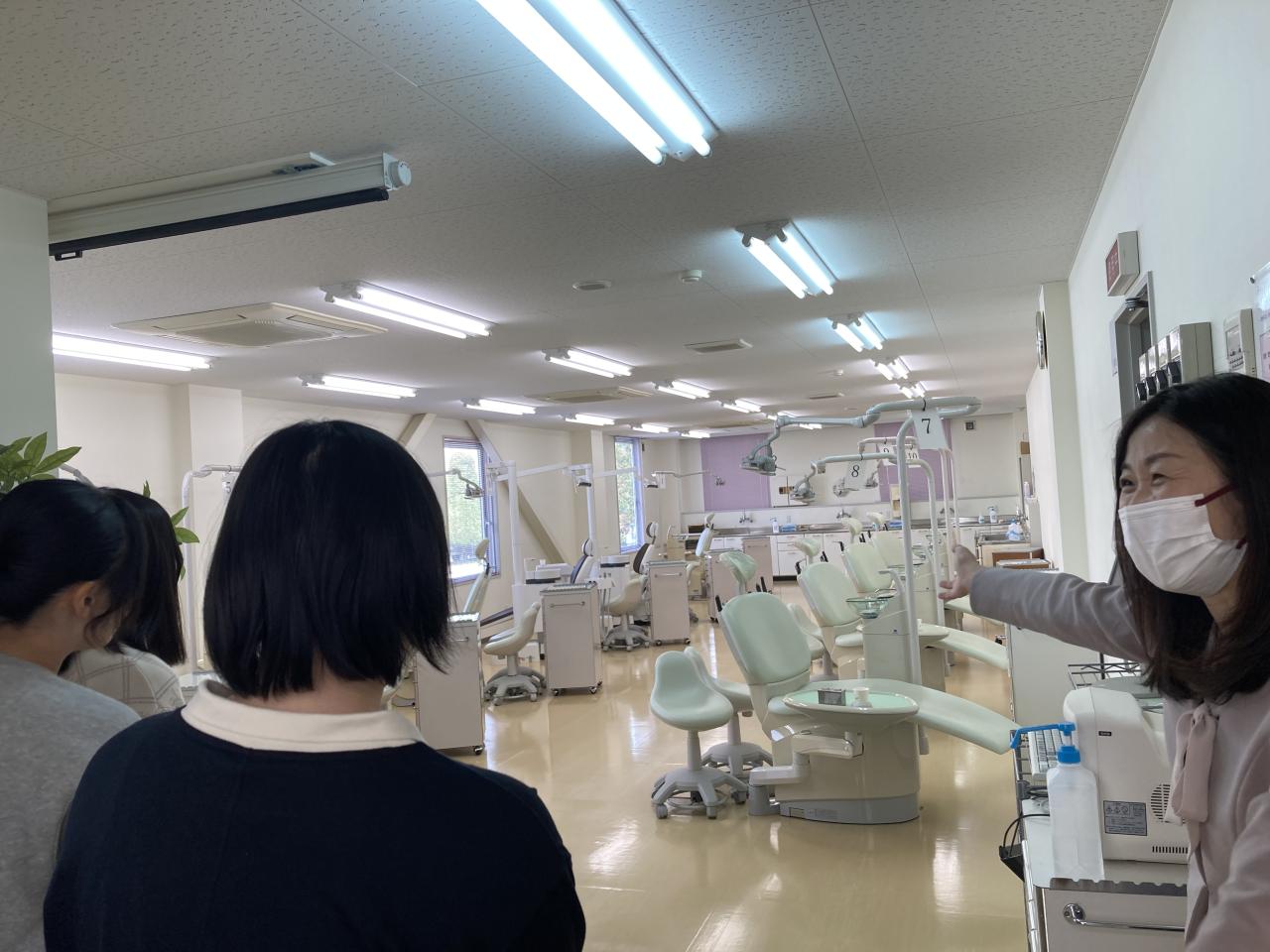 正しい手洗いで感染を予防/歯科用診療台を動かしてみよう